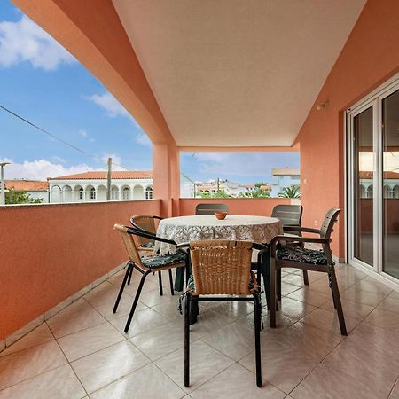 Beautiful Apartment In Vir With Wifi 外观 照片